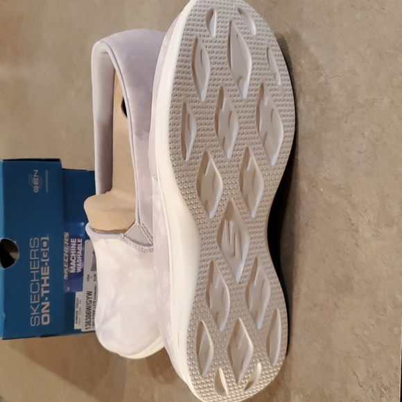 SKECHERS  Slip On Shoes Goga Mat Insoles Grey & White Tie Dye Size 7 Wide - Picture 5 of 9